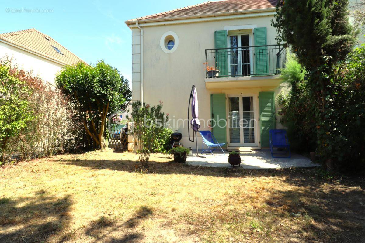 Agréable maison lumineuse (4 pièces avec 3 chambres ) garage et 2 places de stationnement - photo 1