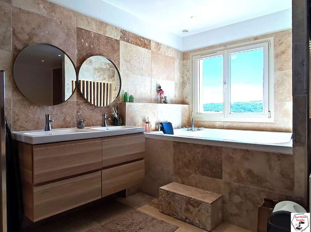 Maison à COLOMBIER-LE-VIEUX