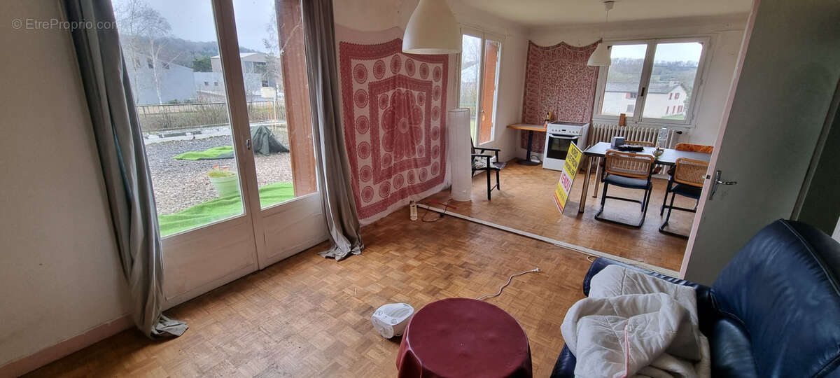 Maison à SAINTE-GENEVIEVE-SUR-ARGENCE