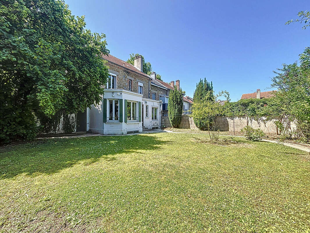 Maison à CHARLEVILLE-MEZIERES