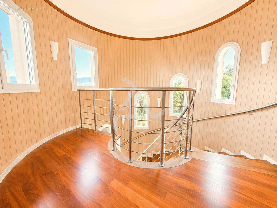 Dans le domaine très exclusif de « marina di fiori » à porto-vecchio villa d’exeption de 354m2 - photo 33