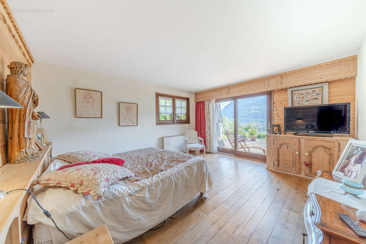 Chalet d’exception 8 pieces   350 m2 sur terrain  5000 m2  chatillon-sur-cluses - photo 16