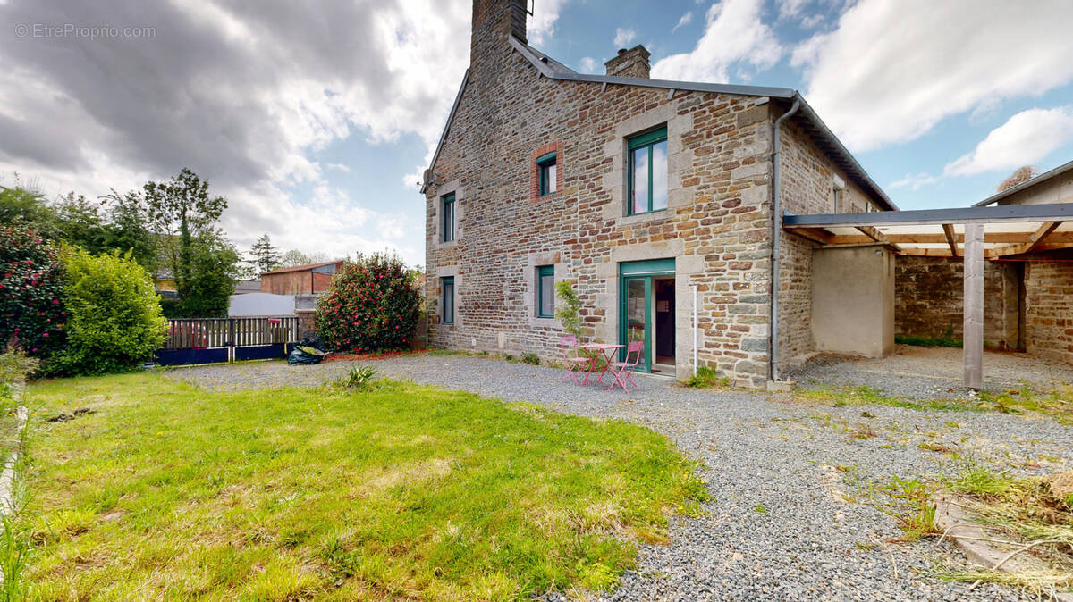 Maison à FOLLIGNY