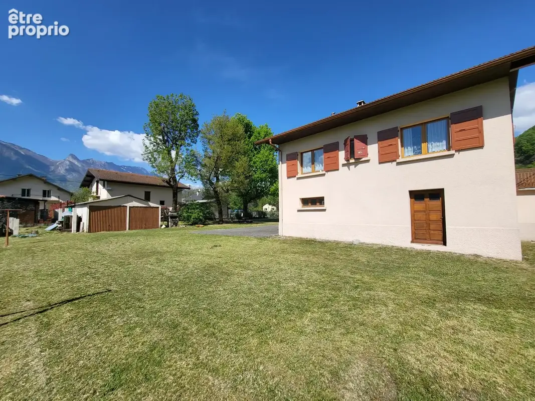 Grignon   Maison au calme, beaux volumes et terrain généreux - photo 2