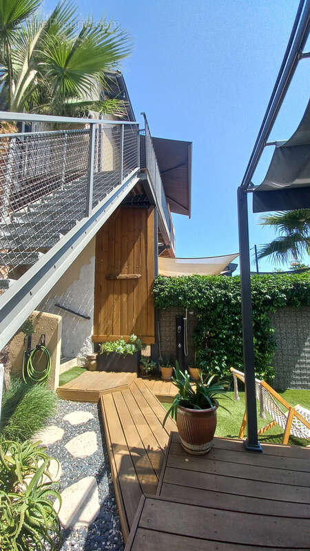 investissement locatif / Batisse de caractère divisée en 2 lots. - photo 11