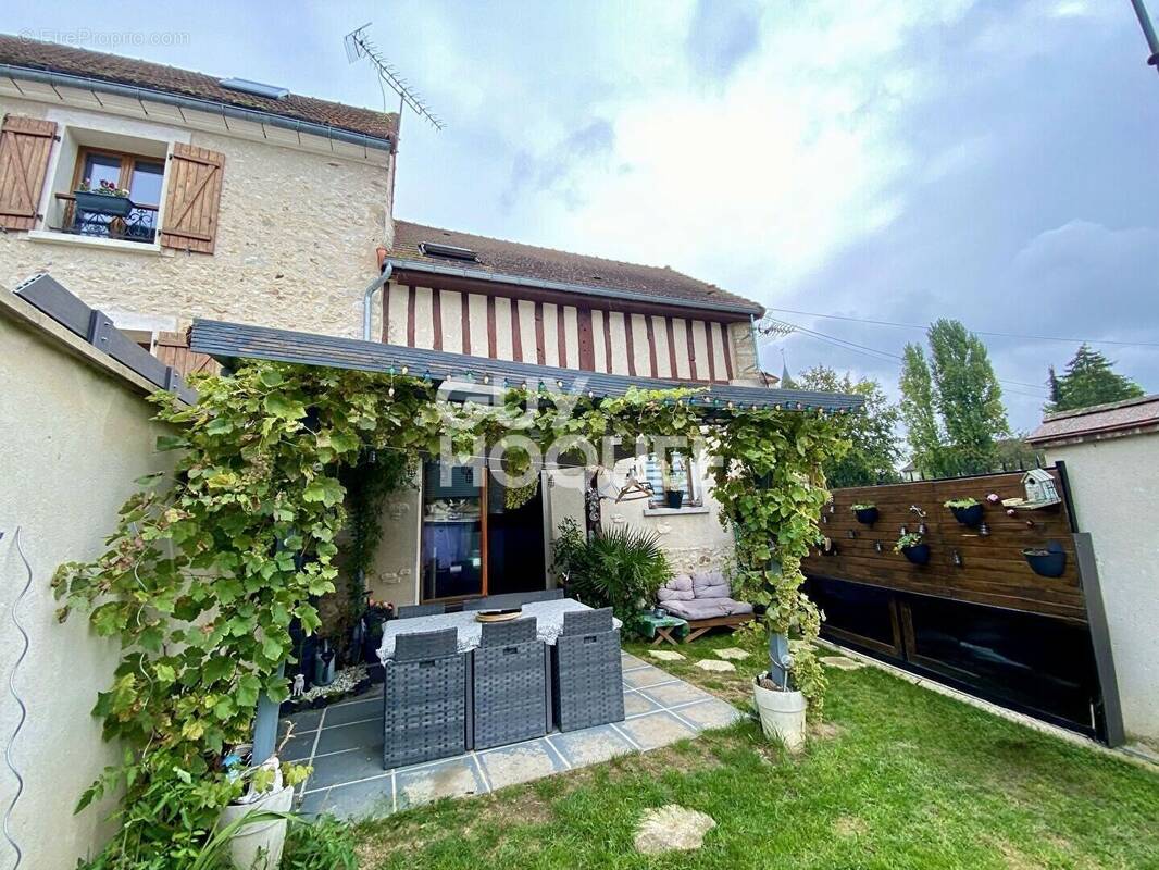 Maison à ARNOUVILLE-LES-MANTES