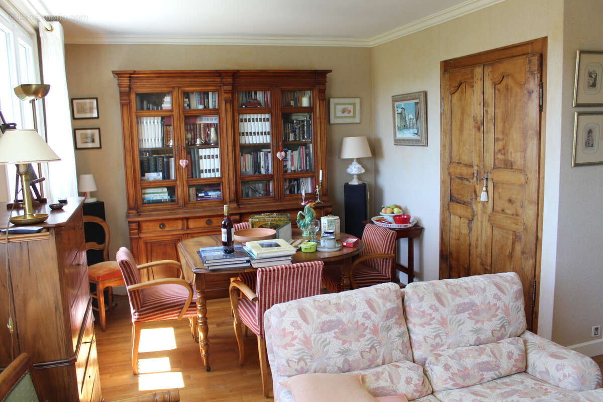 Maison à MAURIAC