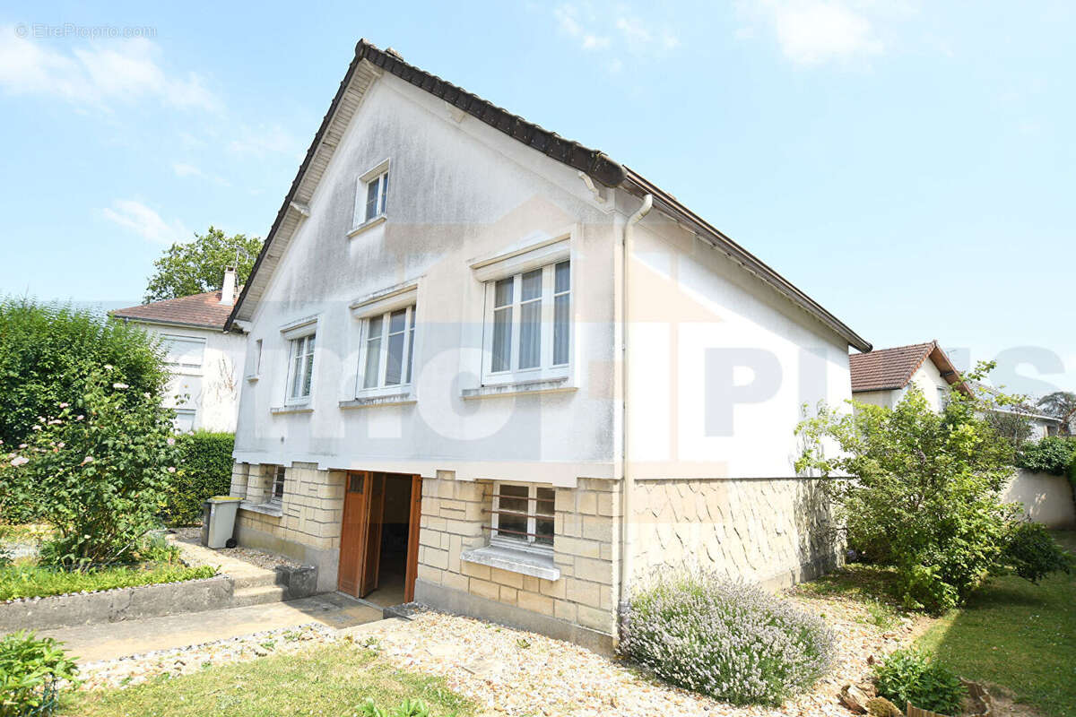 Maison à BOIS-D'ARCY