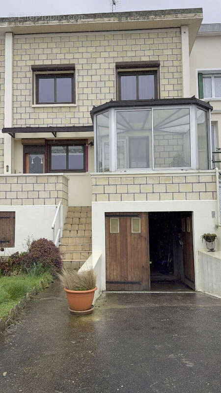 Maison à SAINT-CYR-L'ECOLE