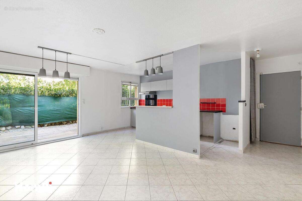 Appartement à VALLAURIS