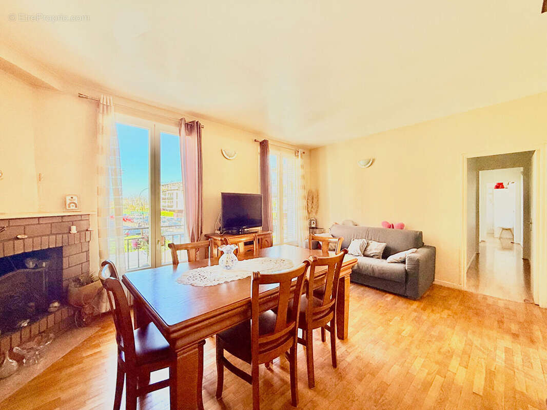 Appartement à IVRY-SUR-SEINE