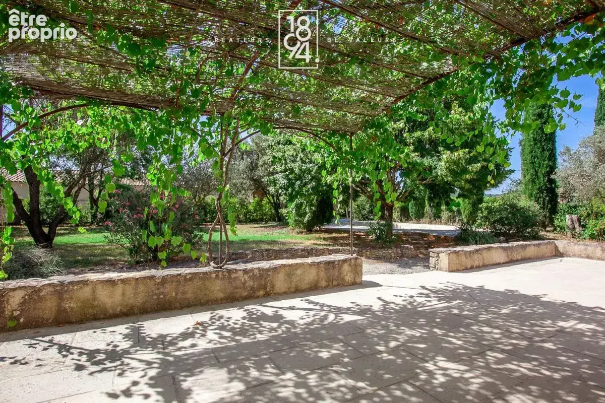 Bastide contemporaine avec dépendance jardin et piscine à Pernes les fontaines - photo 3