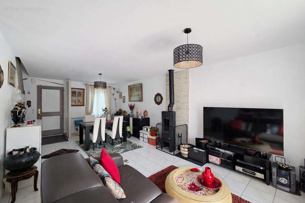 Maison à ECQUEVILLY