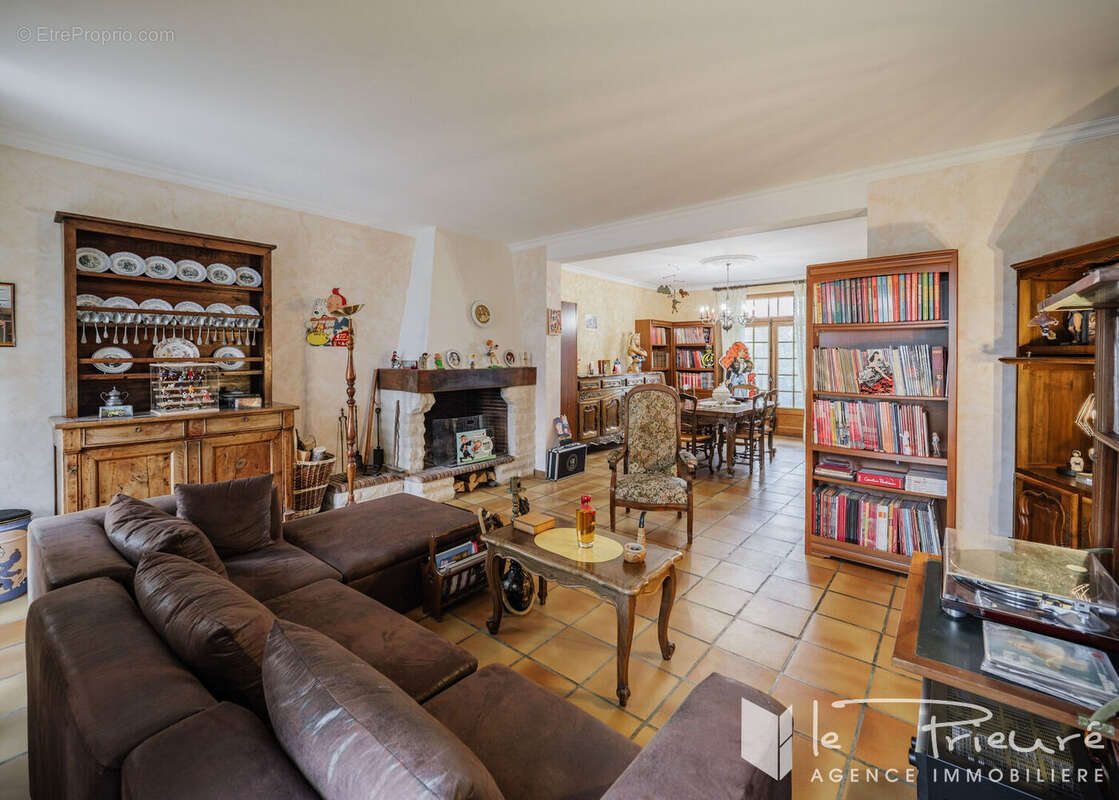 Maison à MIRANDOL-BOURGNOUNAC