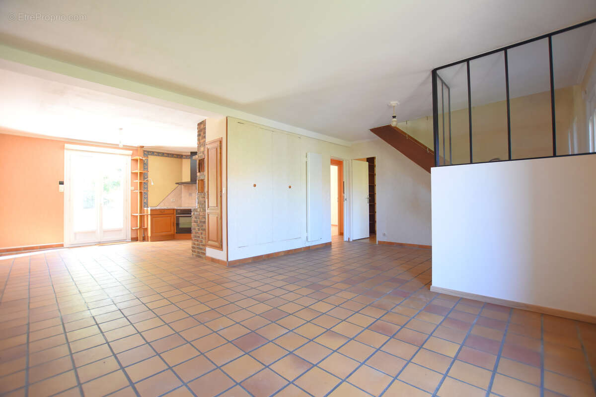 Maison à LES ESSARTS-LE-ROI