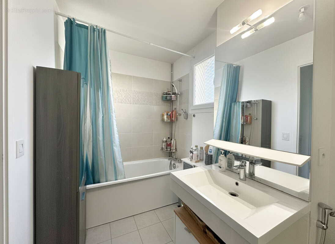 Maison à FONTENAY-LE-VICOMTE