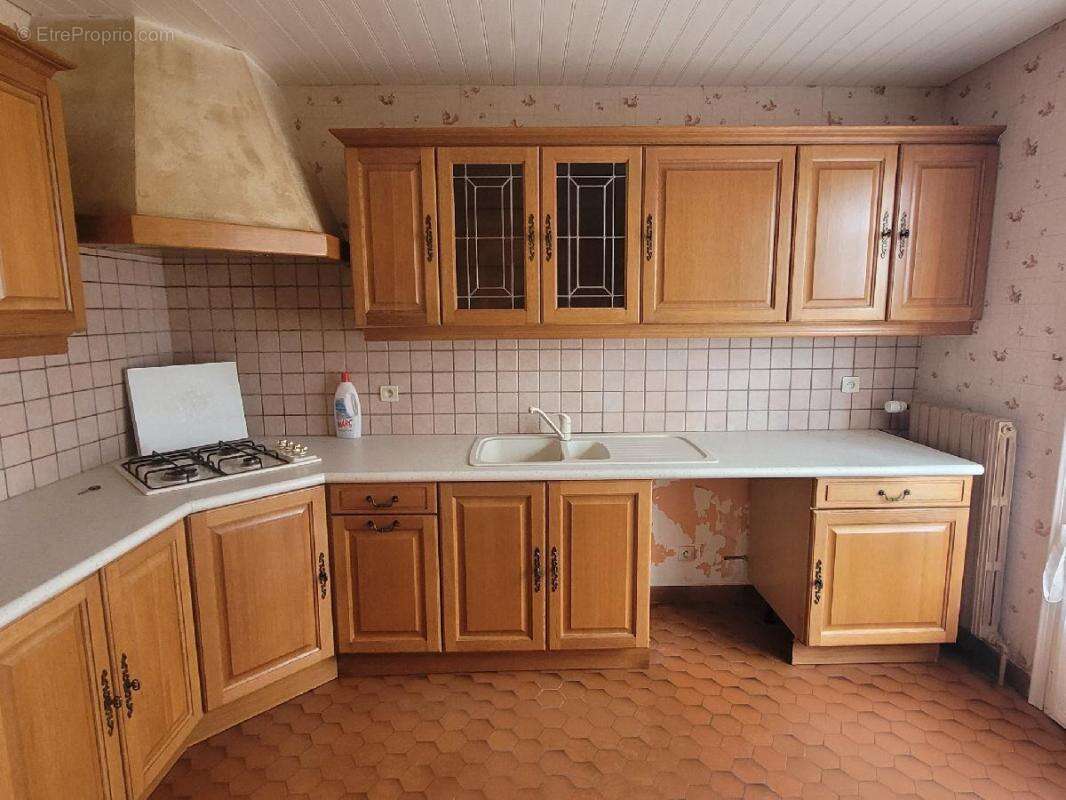 Maison à MONTLANDON