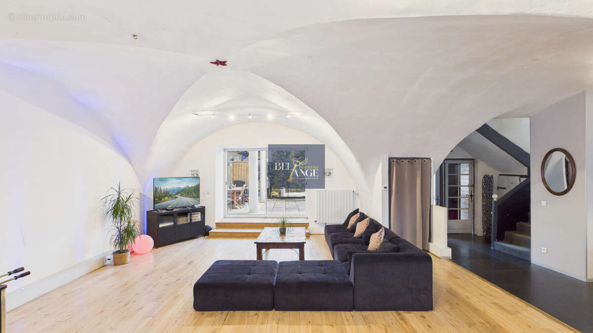 Maison à VILLENEUVE-DE-BERG