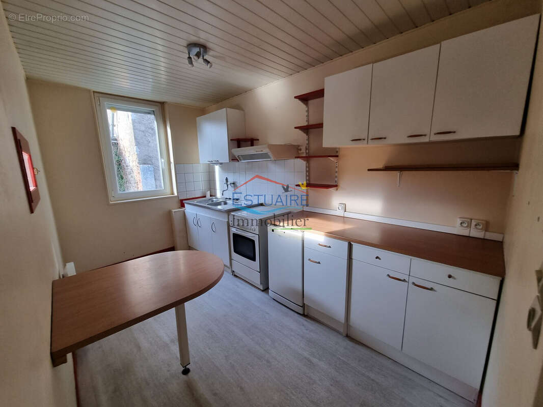 Maison à SAINT-ETIENNE-DE-MONTLUC