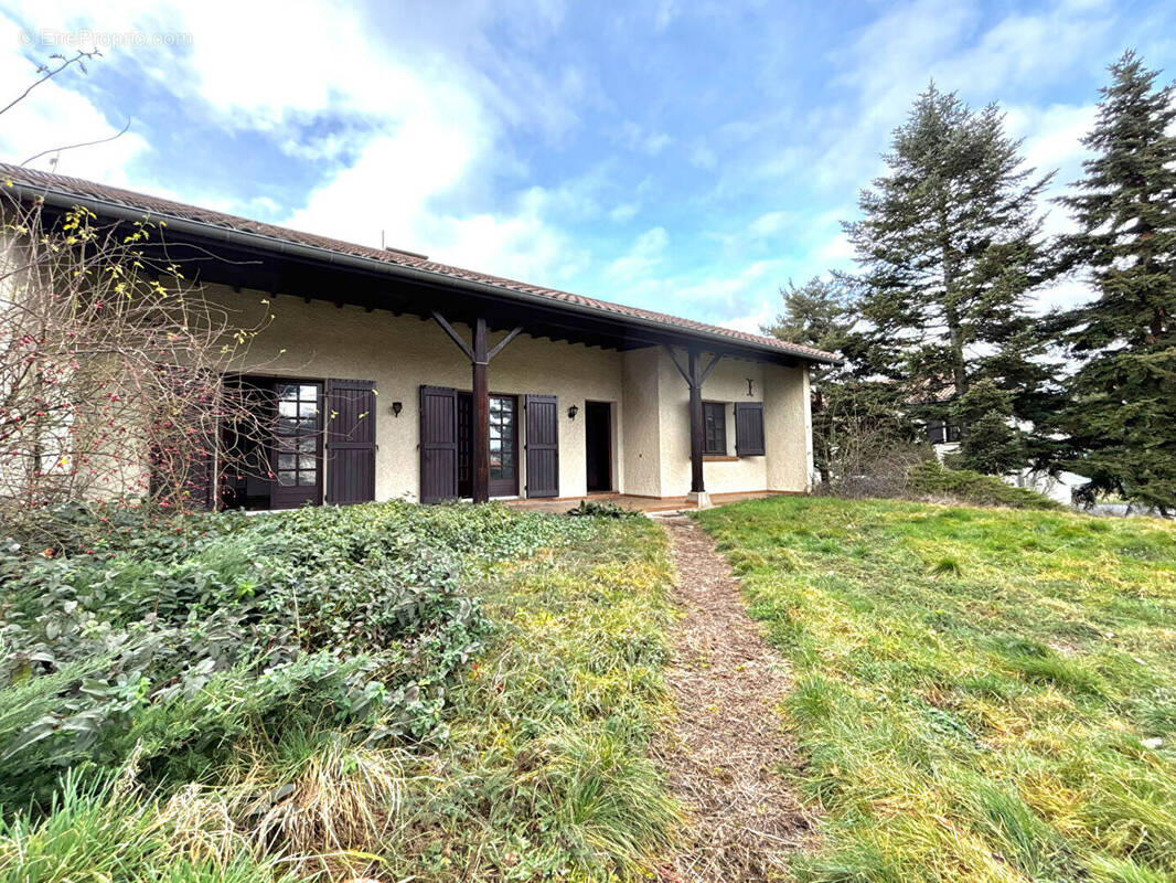 Maison à SAINT-JUST-SAINT-RAMBERT