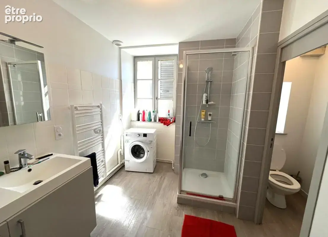 Immeuble avec local commercial et appartement  - Arinthod centre - photo 3