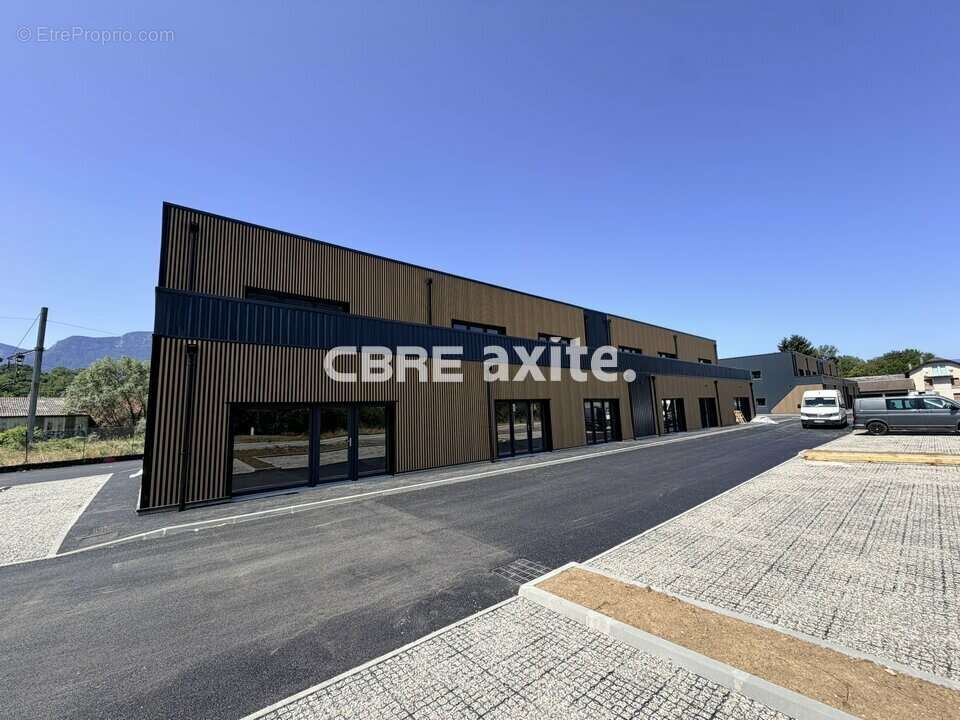 Commerce 69 m² à Chignin  - photo 3