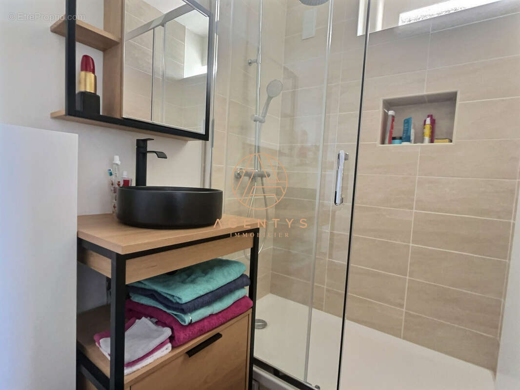 Appartement à SAINT-MAUR-DES-FOSSES