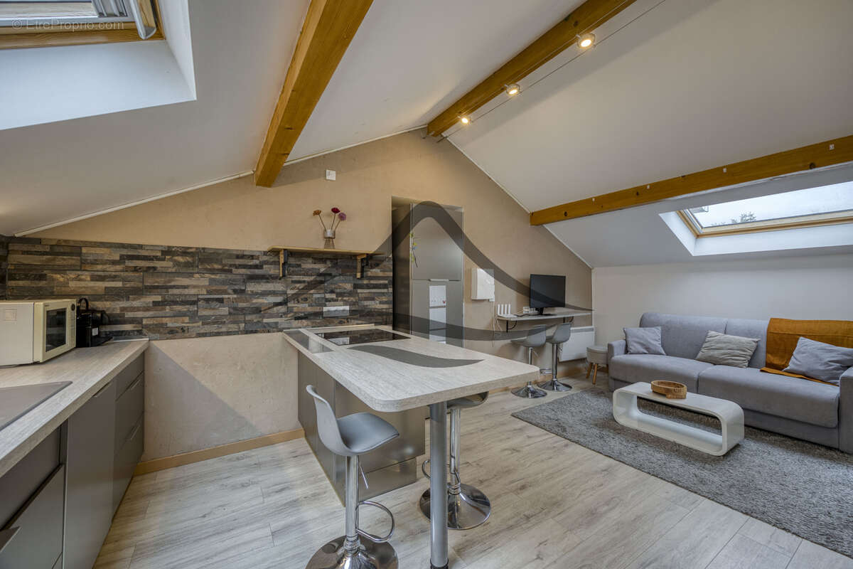 Maison à CESSY