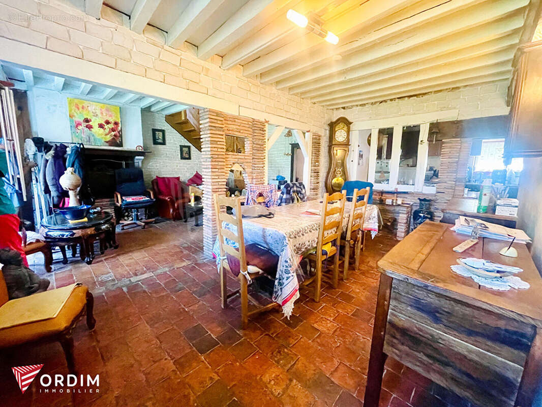 Maison à SAINT-AMAND-EN-PUISAYE