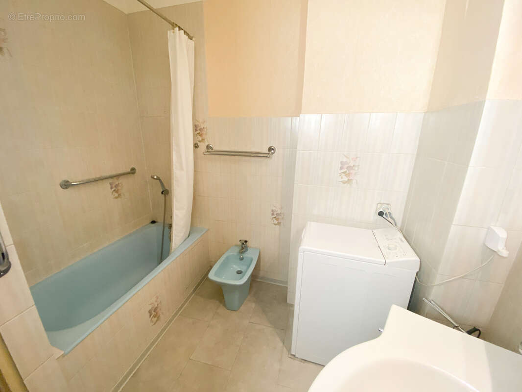 Appartement à MARSEILLE-5E