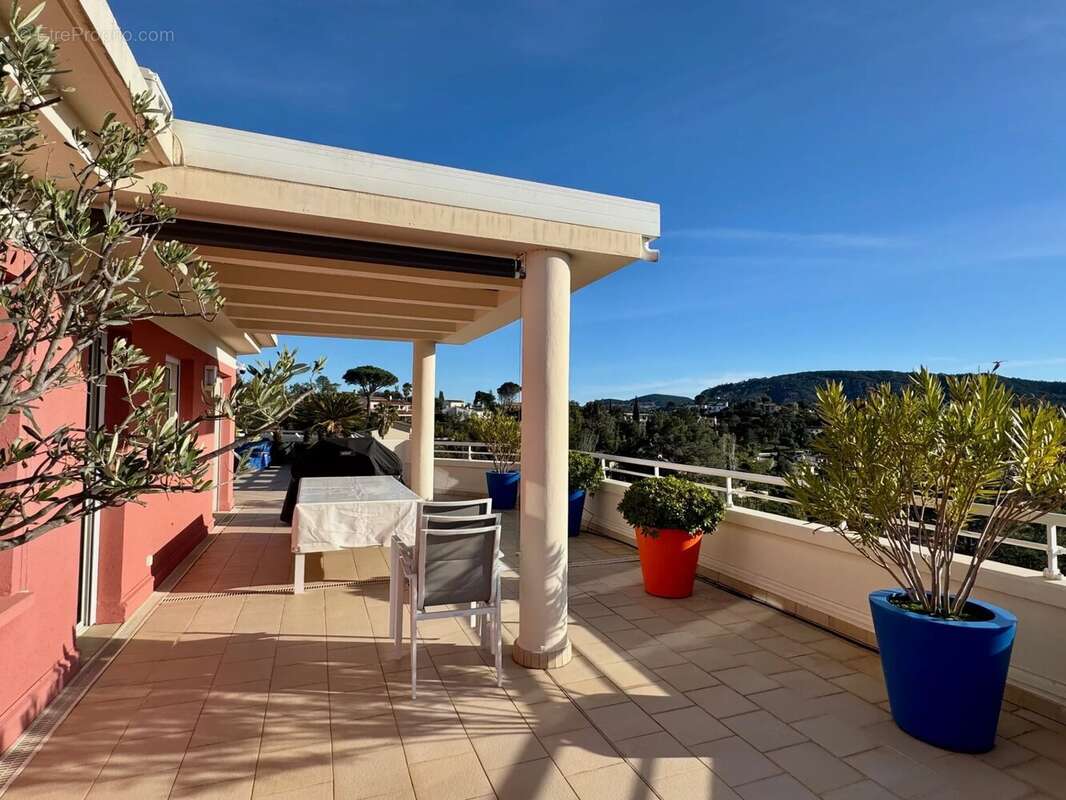 Appartement à MANDELIEU-LA-NAPOULE