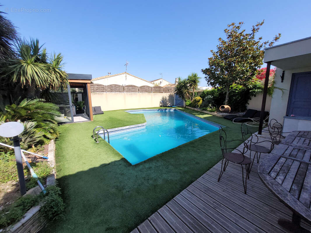 Coursan Villa de type 5 de 200 m2 habitable, plus un appartement de type 2 indépendant de 60 m2, piscine sur u - photo 22