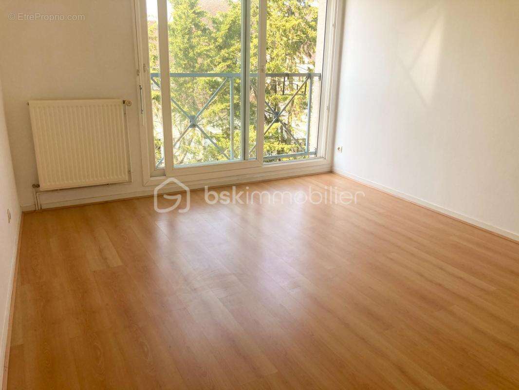 Appartement à MENNECY