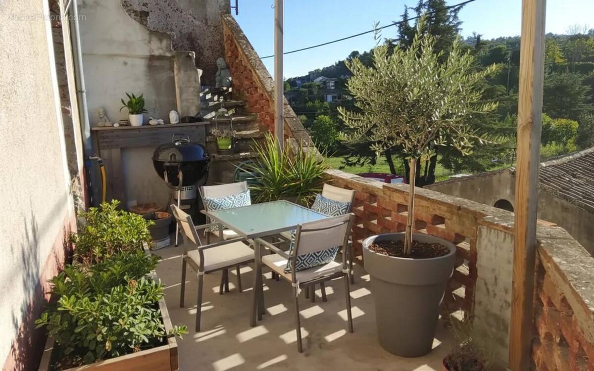 Maison à SAINT-BRES