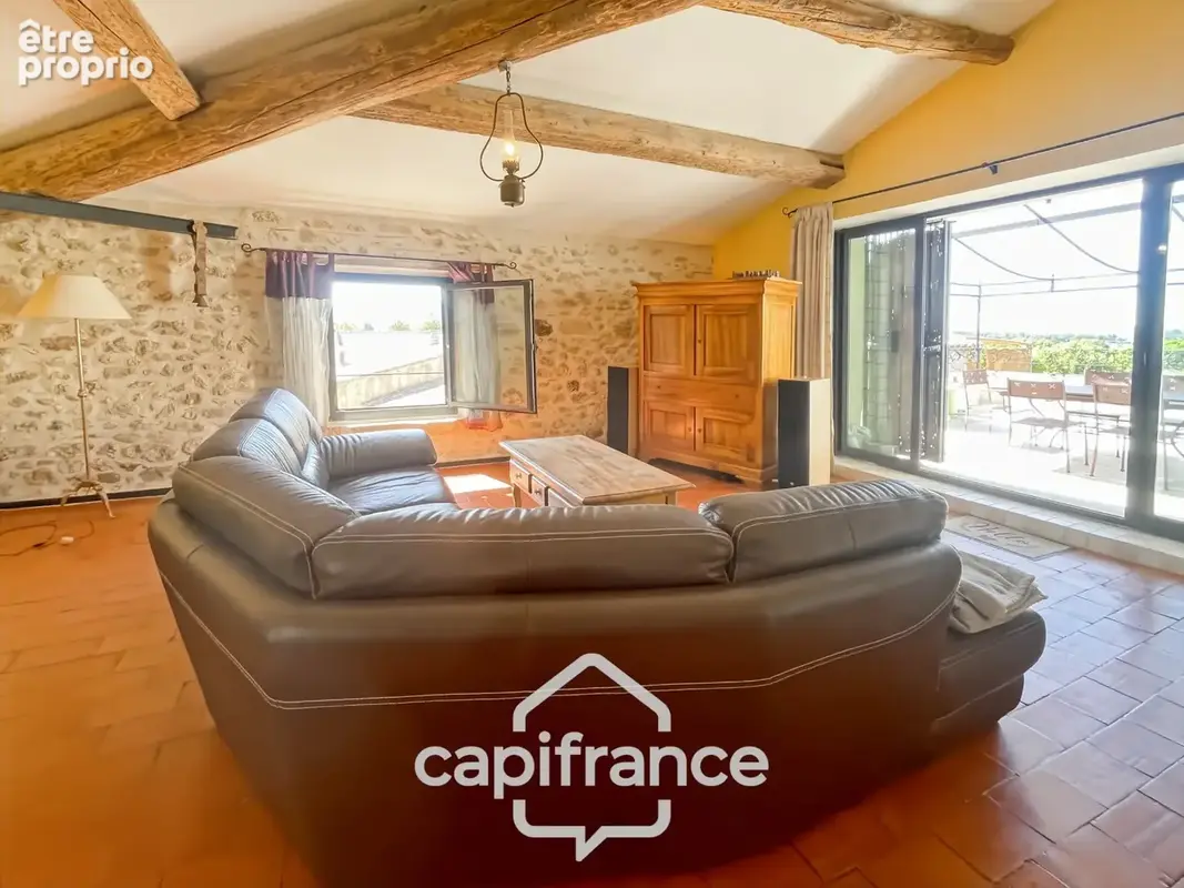 ne demeure de caractère au cœur de la Provence: 242 m2 de superficie habitable , une TERRASSE PANORAMIQUE. Distribution sur 3 ni - photo 6