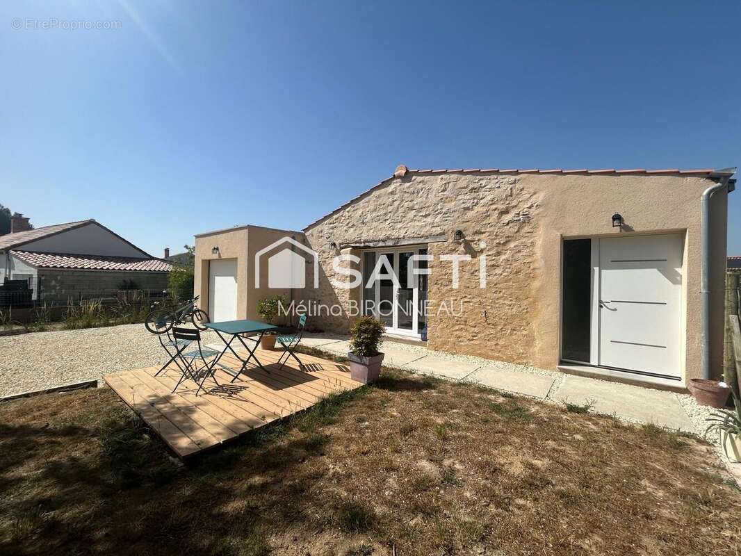 Photo 2 - Maison à LE BERNARD