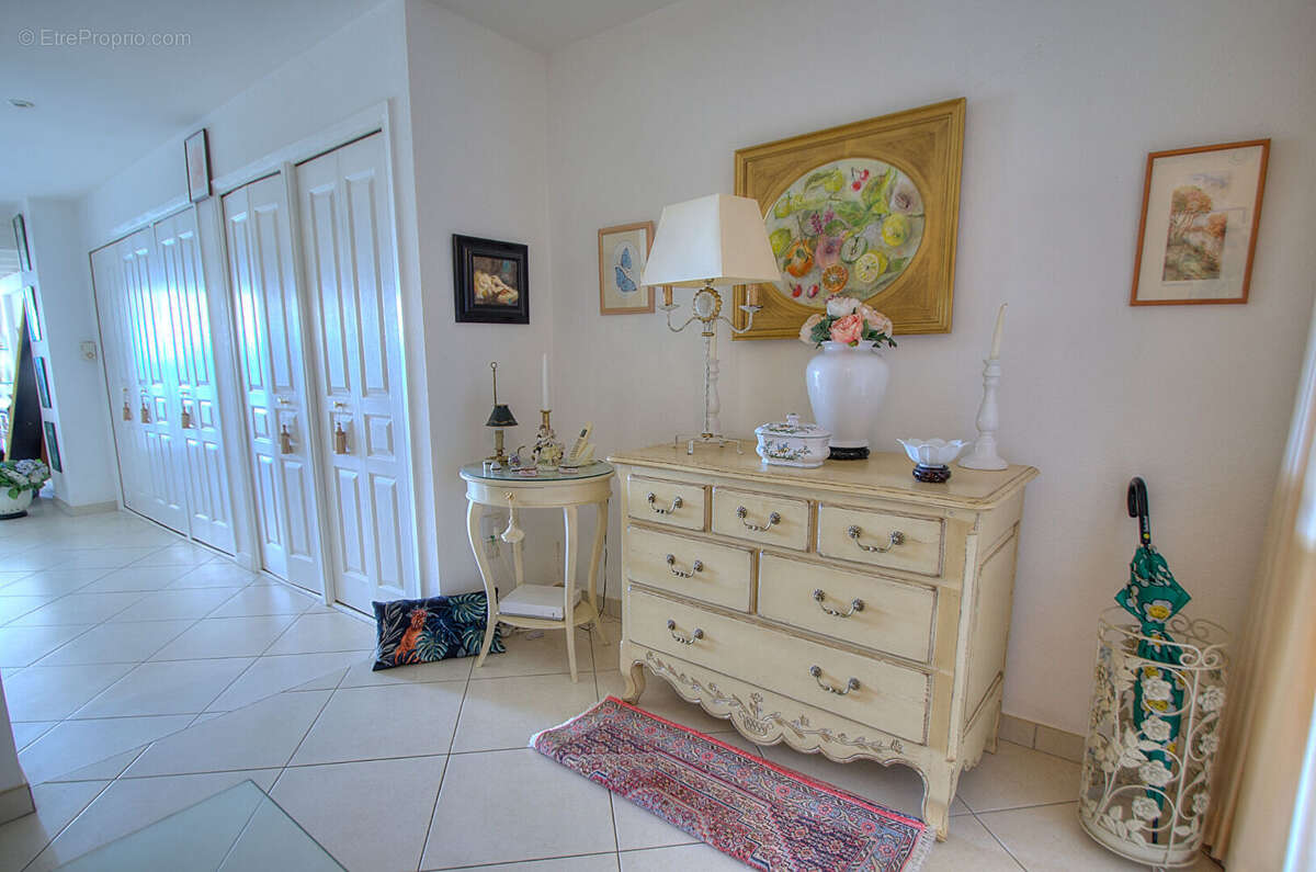 Appartement 2 pieces  70 m2, piscine golfs saint-raphael - photo 7