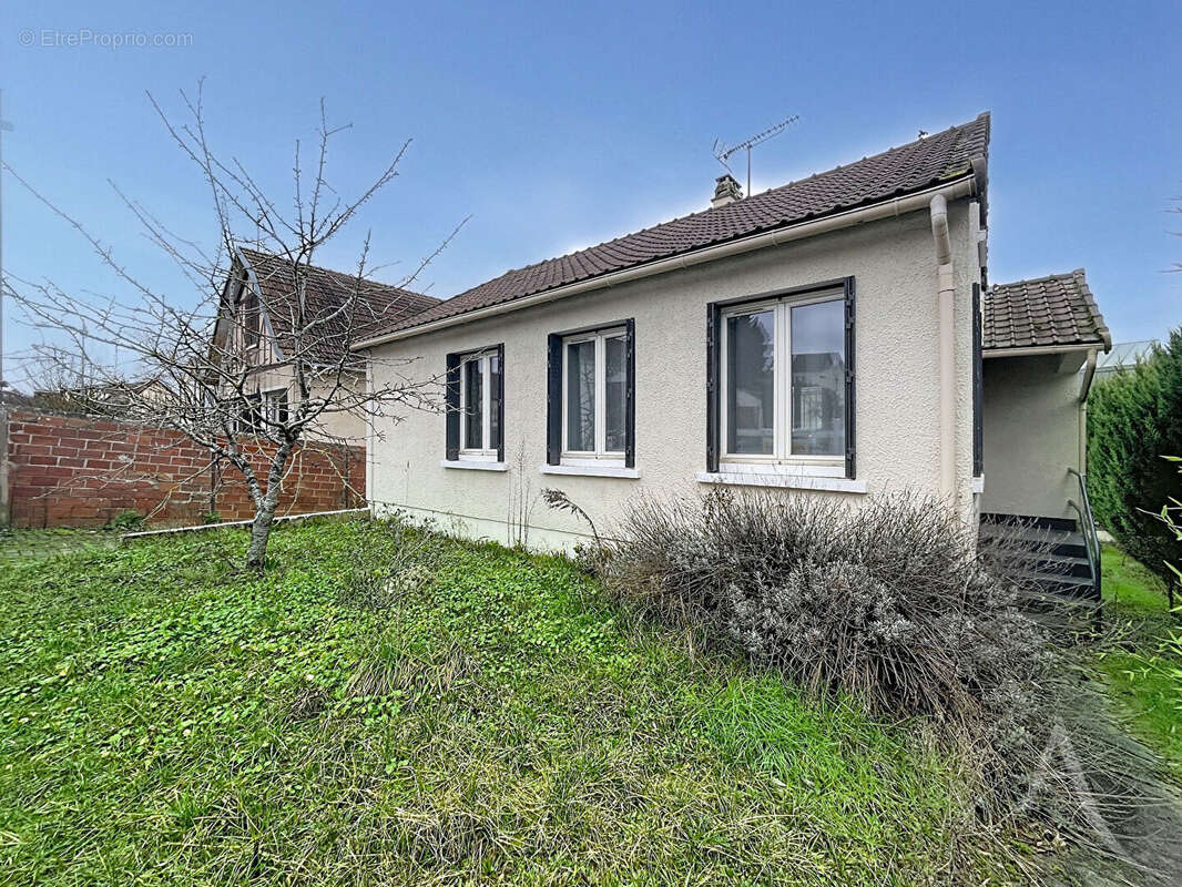 Maison 4 piéces - 2 chambres - sous-sol total - jardin - BONNIERES SUR SEINE - centre ville - photo 12