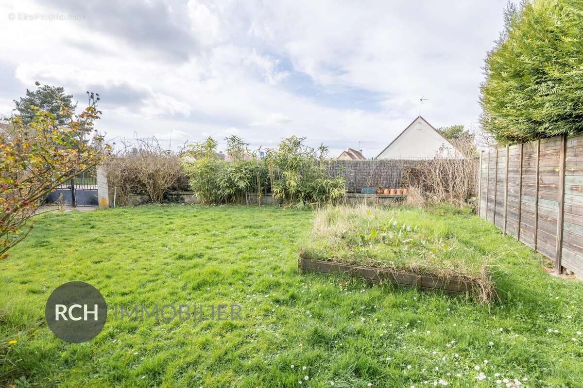 Secteur Gambais - Forêt à pied - Maison familiale avec joli jardin arboré - photo 15