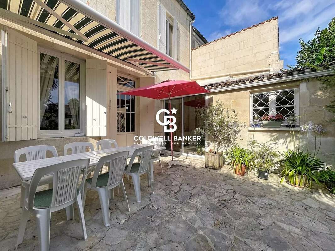 Maison à SAINTES