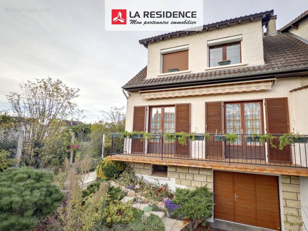 Maison à LES MUREAUX