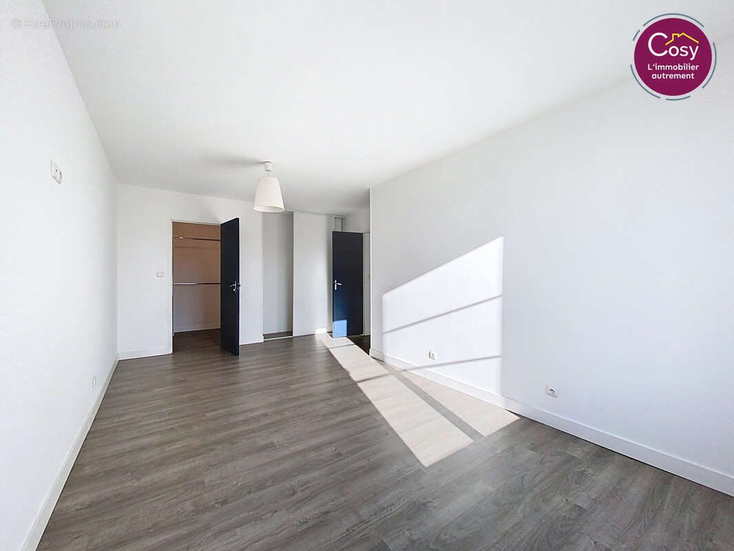 Appartement à COURMELLES