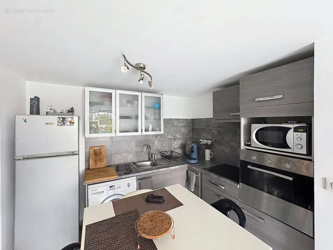 Appartement à MARSEILLE-1E