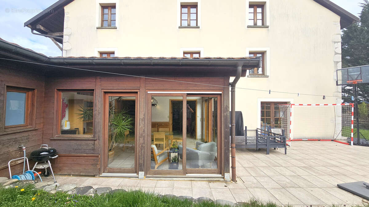 Maison à PREVESSIN-MOENS