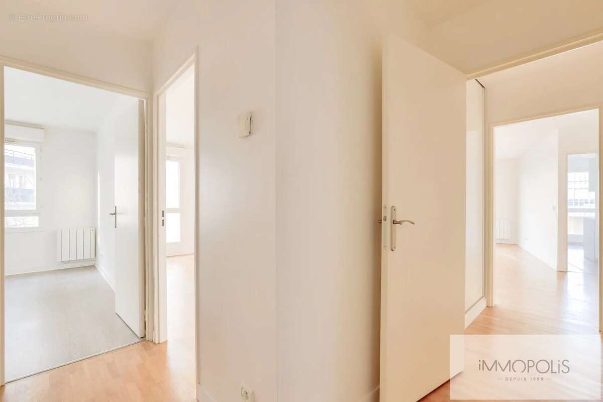 Appartement à COURBEVOIE