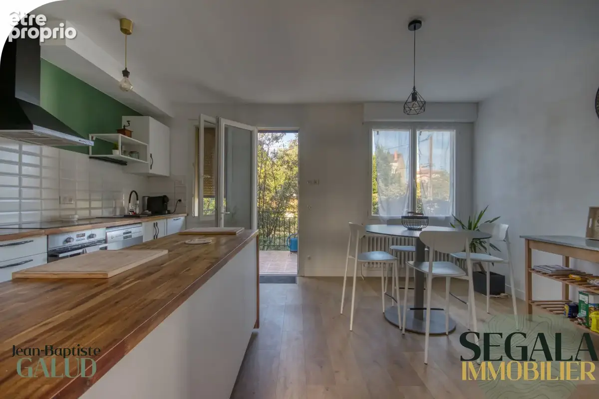 Maison lumineuse avec trois chambres, terrasse et grand garage - photo 6