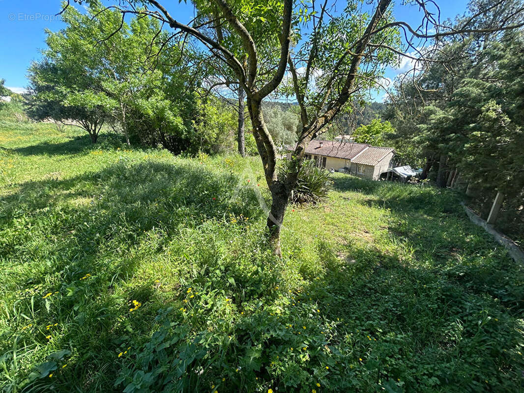 Terrain à VILLEFLOURE