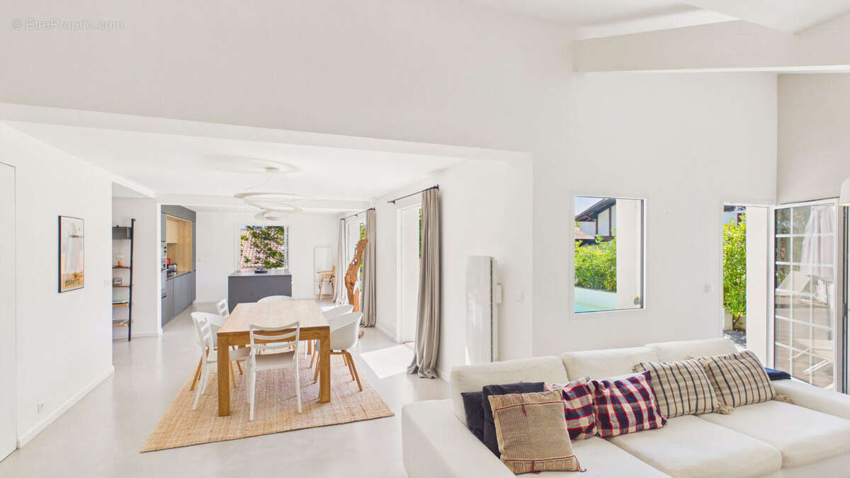 Maison Guéthary au coeur du bourg - 4 chambres - 190 m2 - photo 5