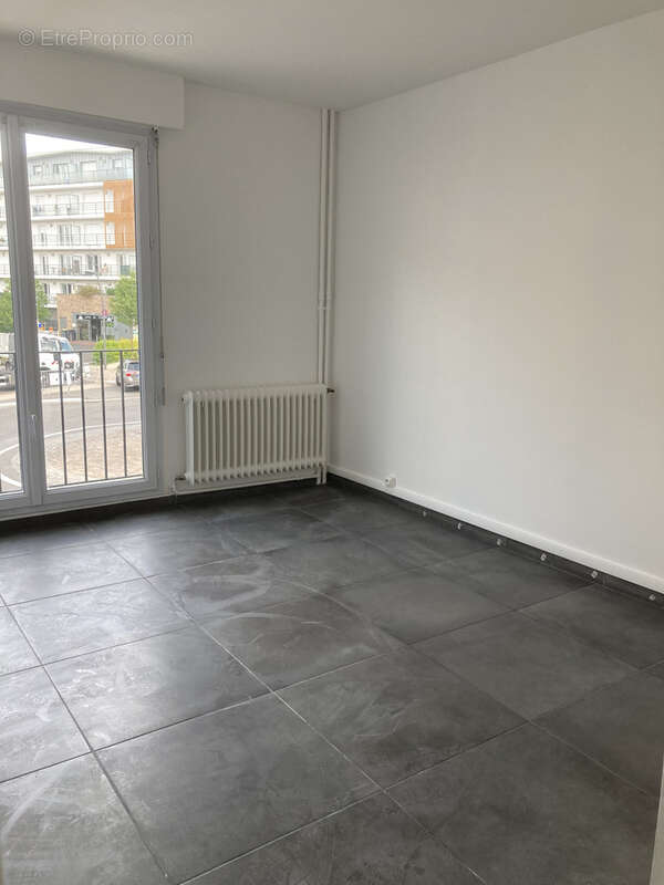 Appartement f4  a la rochette centre ville - photo 3
