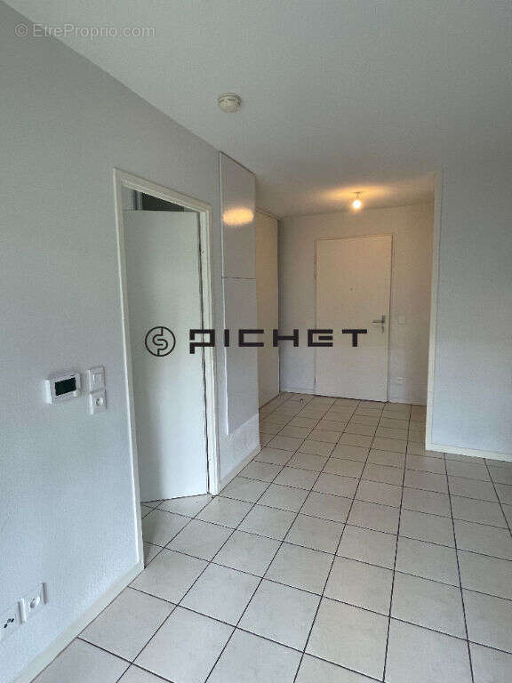 Appartement à SAINT-JEAN-D'ILLAC